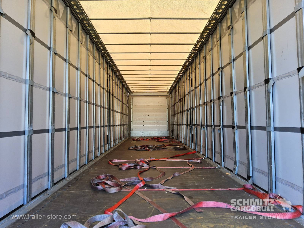 Schmitz Cargobull Curtainsider Standard Getränke 
