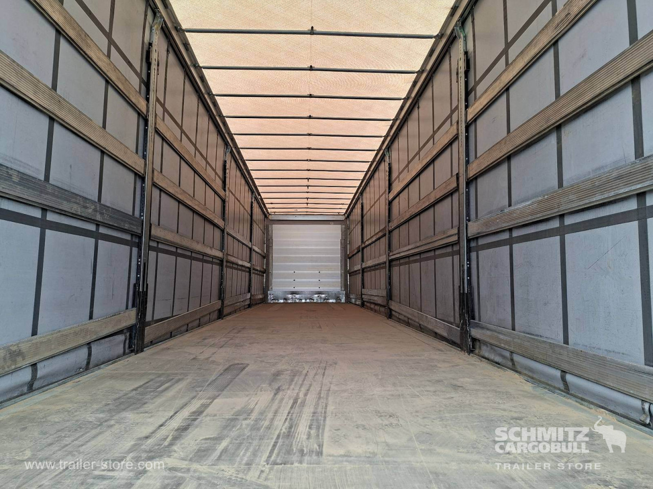 Schmitz Cargobull Curtainsider Standard Getränke 
