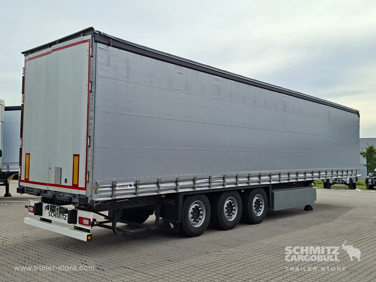 Schmitz Cargobull Curtainsider Standard Getränke 