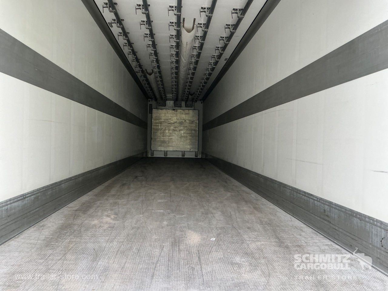 Schmitz Cargobull Reefer Meat hanging system 