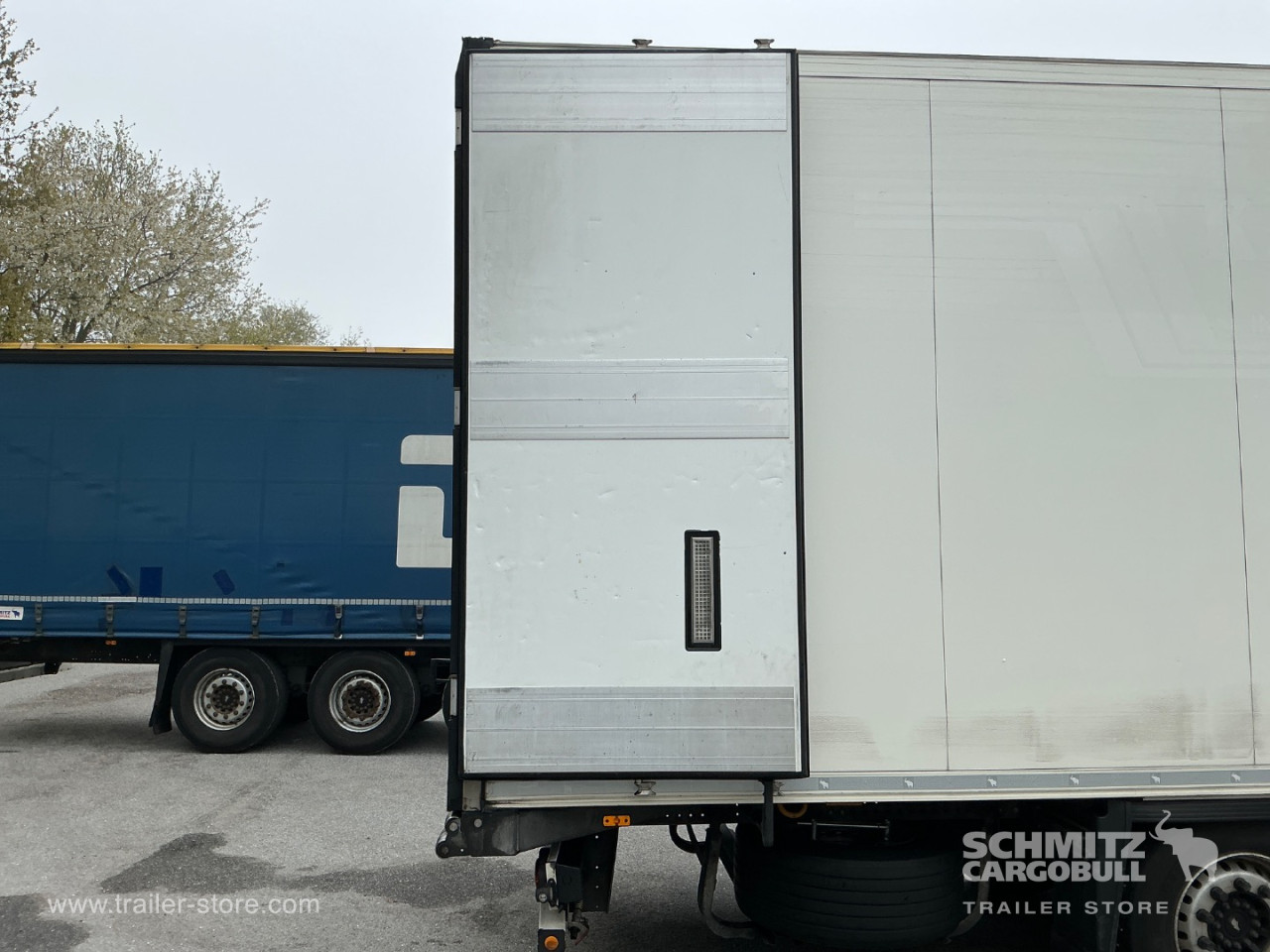 Schmitz Cargobull Reefer Meat hanging system 