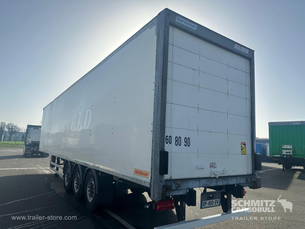FRUEHAUF Semitrailer Dryfreight Standard Porte relevante 