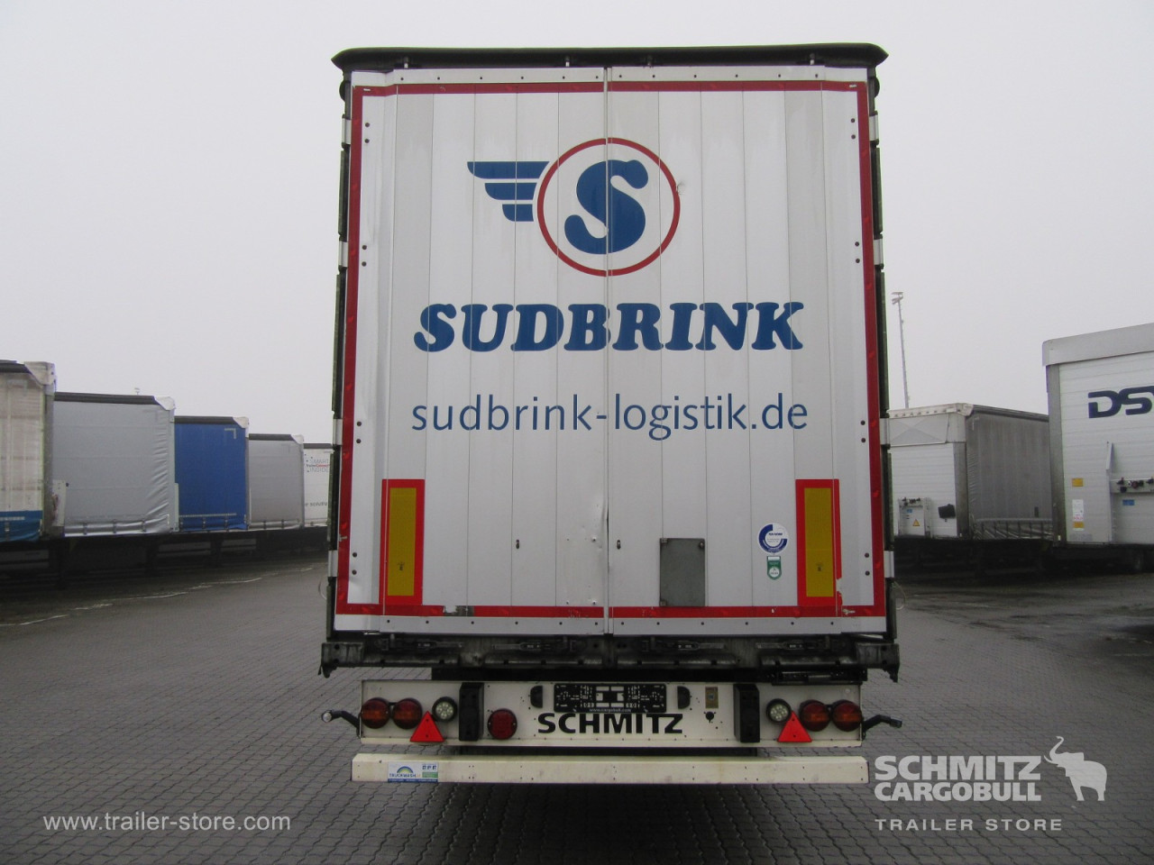 Schmitz Cargobull Curtainsider Standard Getränke 