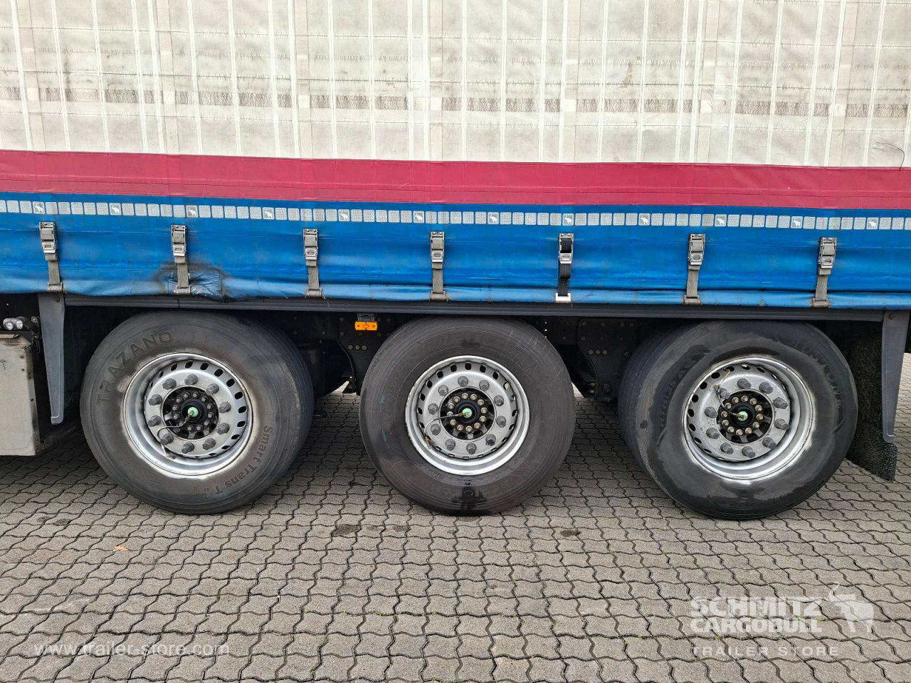 Schmitz Cargobull Curtainsider Standard Getränke 