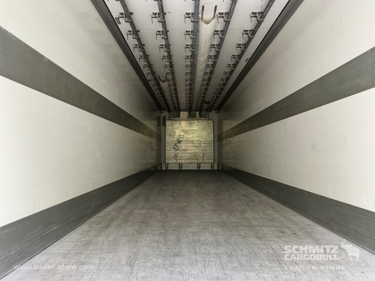 Schmitz Cargobull Reefer Meat hanging system 