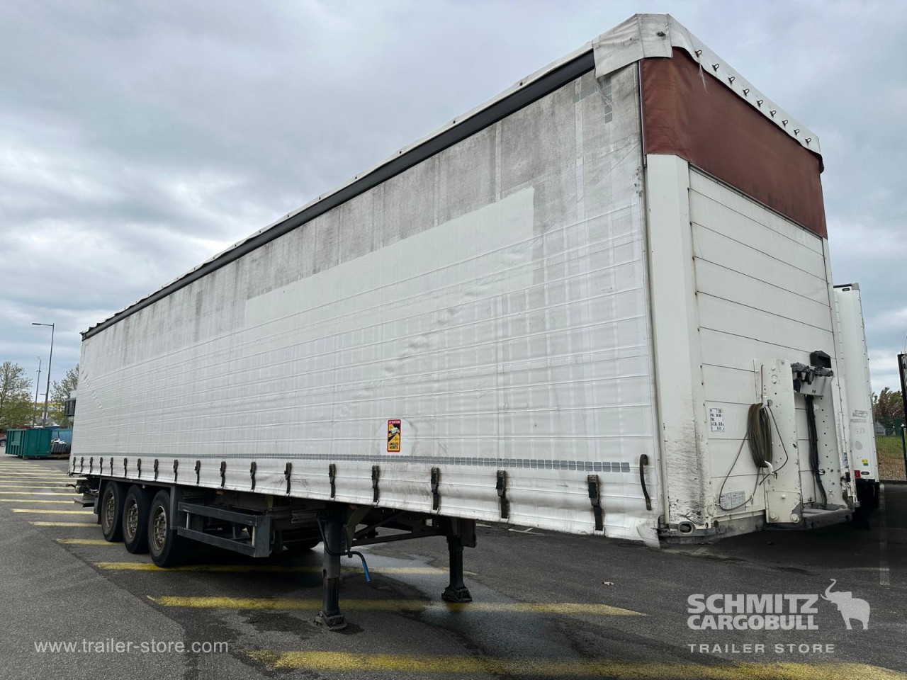 Schmitz Cargobull Semitrailer Curtainsider Standard Hayon 