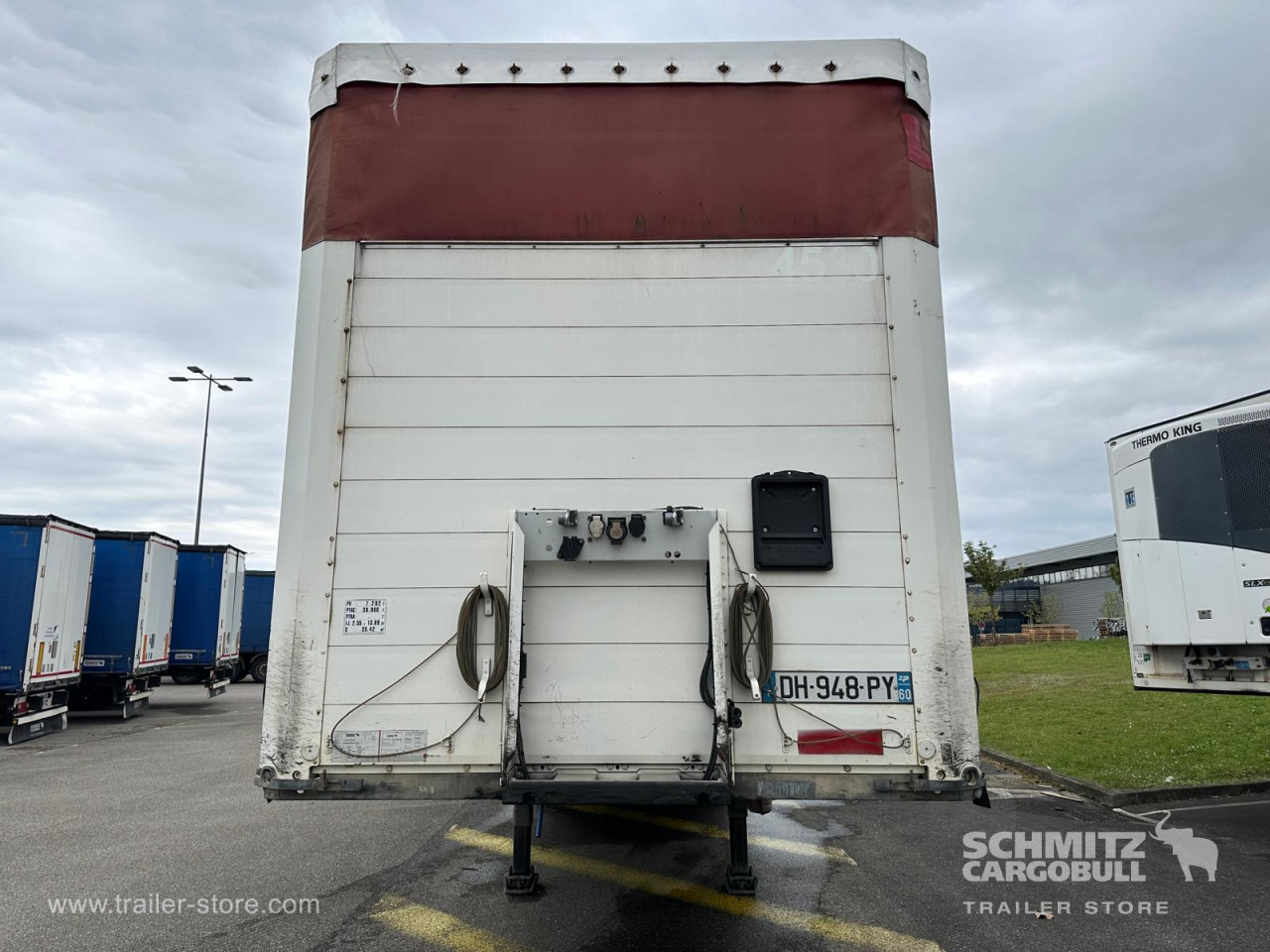 Schmitz Cargobull Semitrailer Curtainsider Standard Hayon 