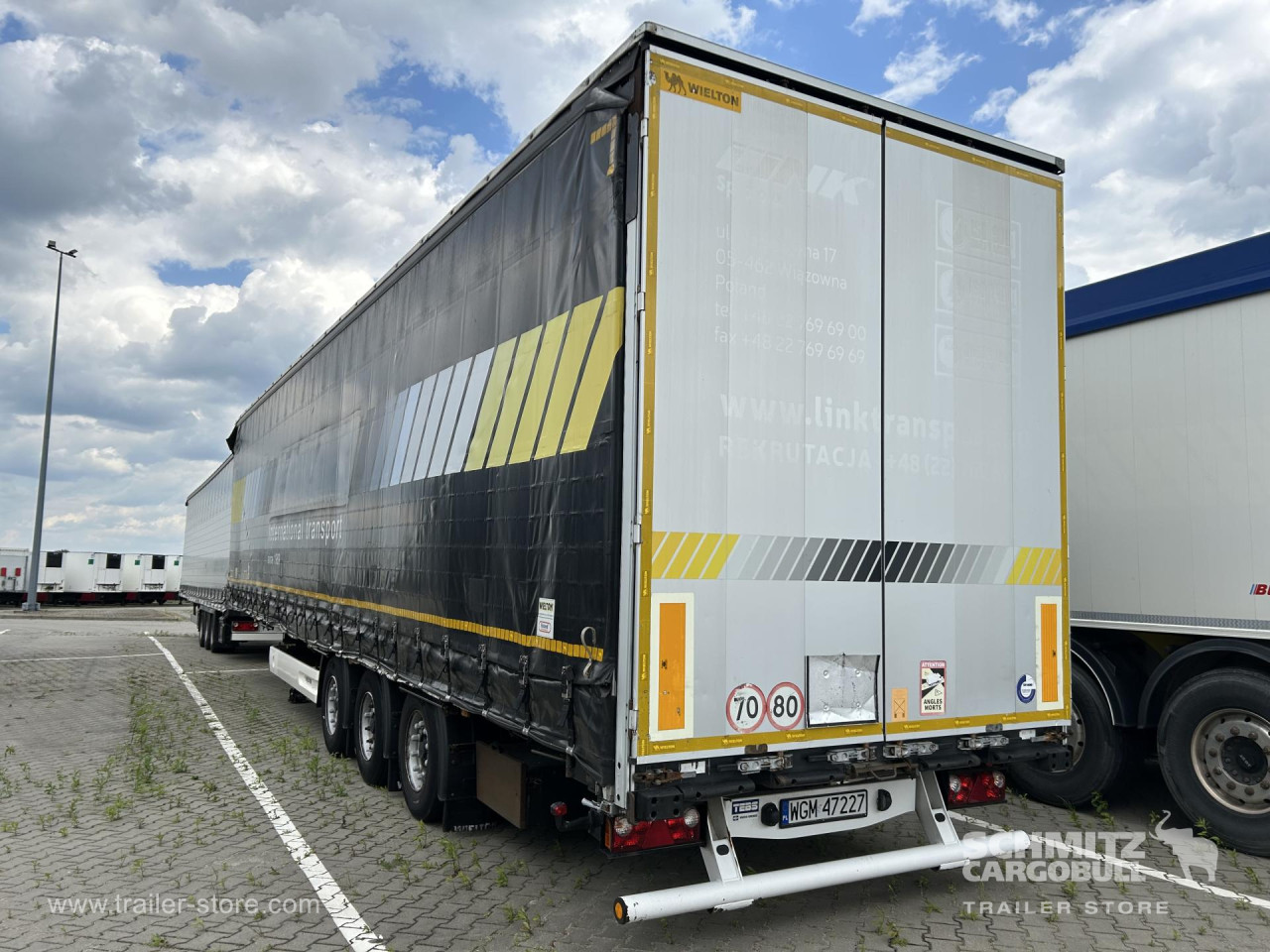 WIELTON Curtainsider Mega 