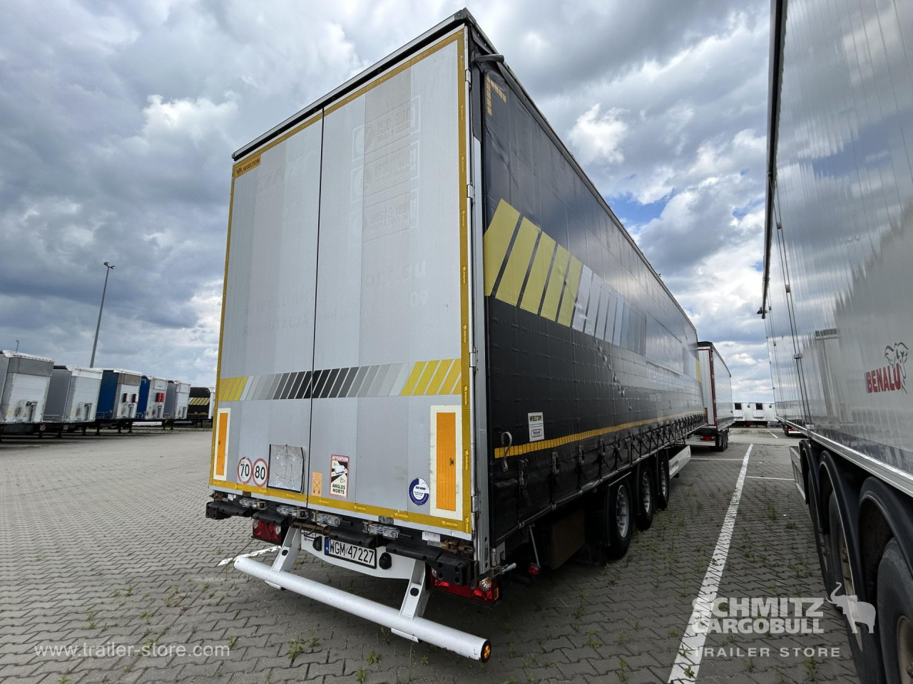 WIELTON Curtainsider Mega 