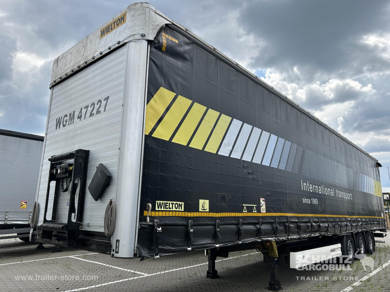 WIELTON Curtainsider Mega 