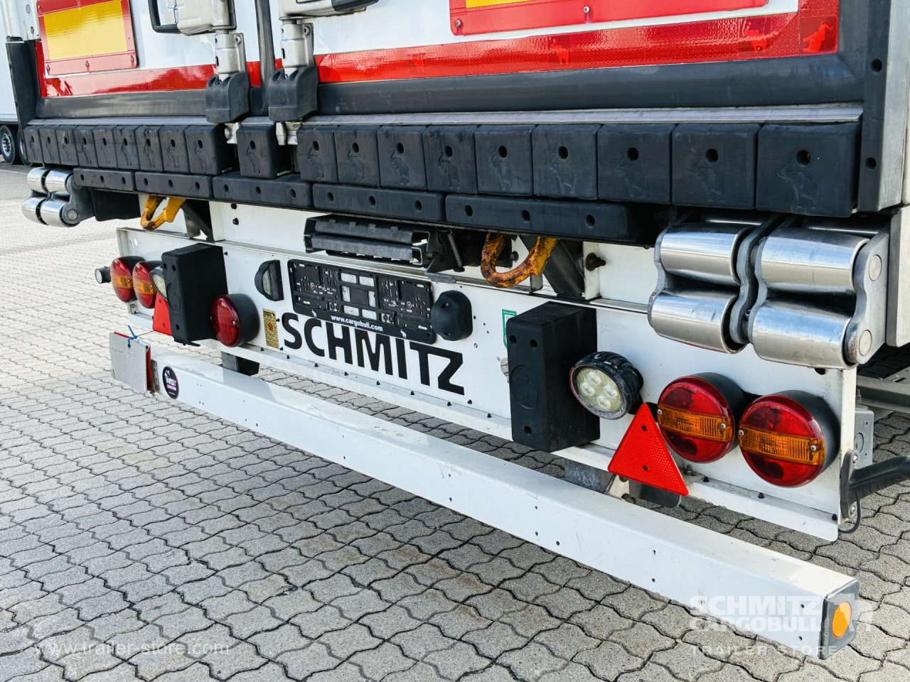 Schmitz Cargobull Tiefkühler Multitemp Doppelstock Trennwand 
