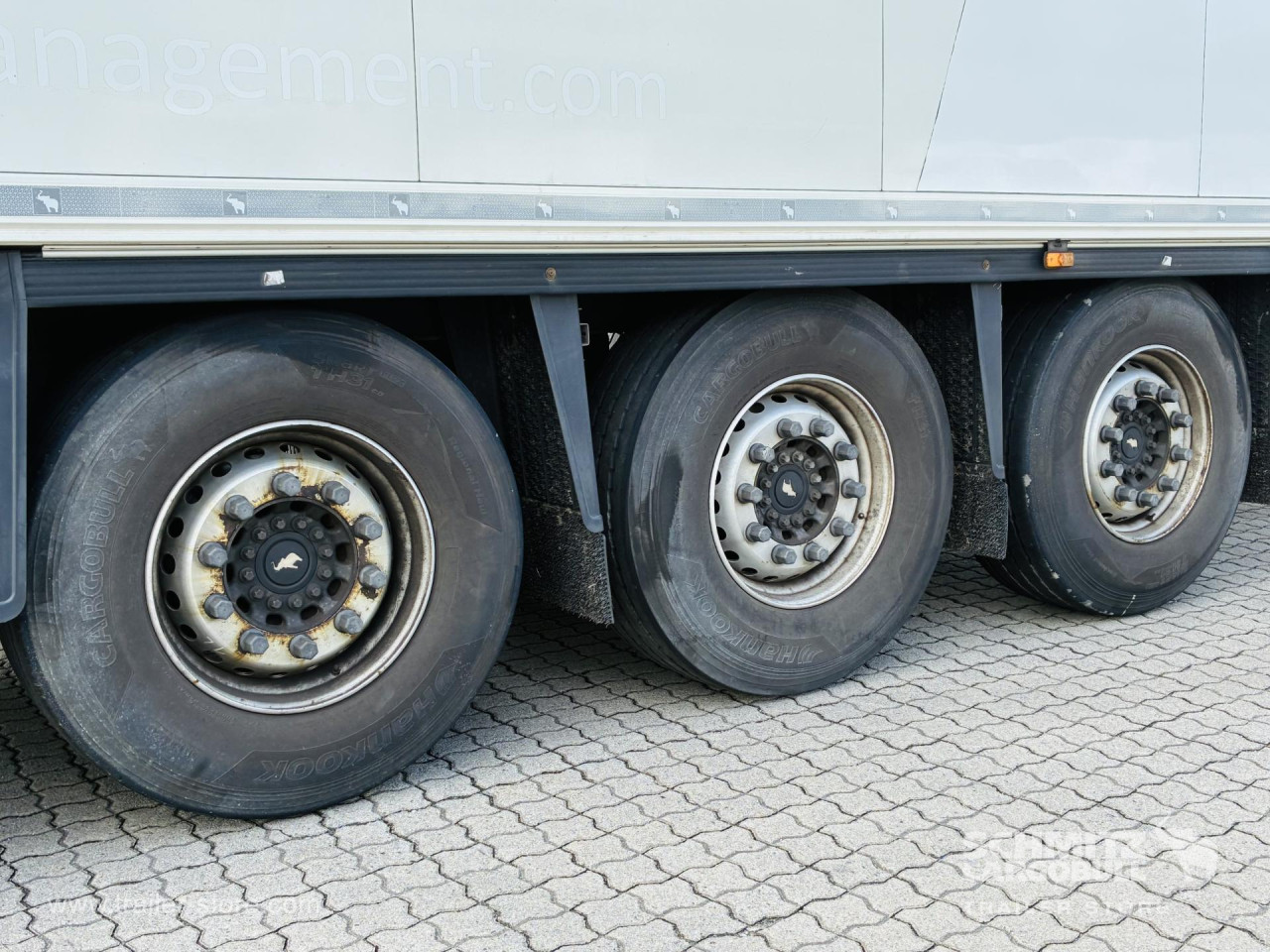 Schmitz Cargobull Tiefkühler Multitemp Doppelstock Trennwand 