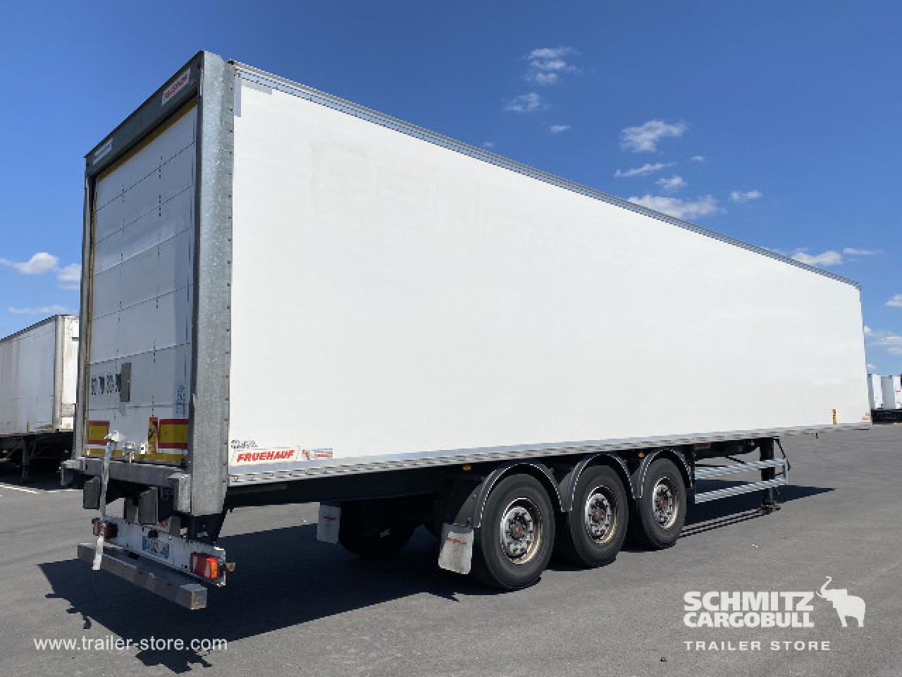 FRUEHAUF Semitrailer Dryfreight Standard Porte relevante 