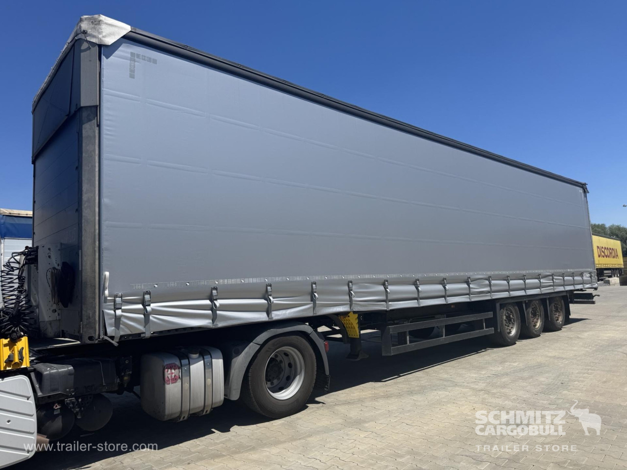 Schmitz Cargobull Curtainsider Mega 