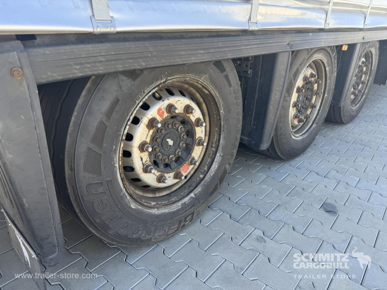 Schmitz Cargobull Curtainsider Mega 