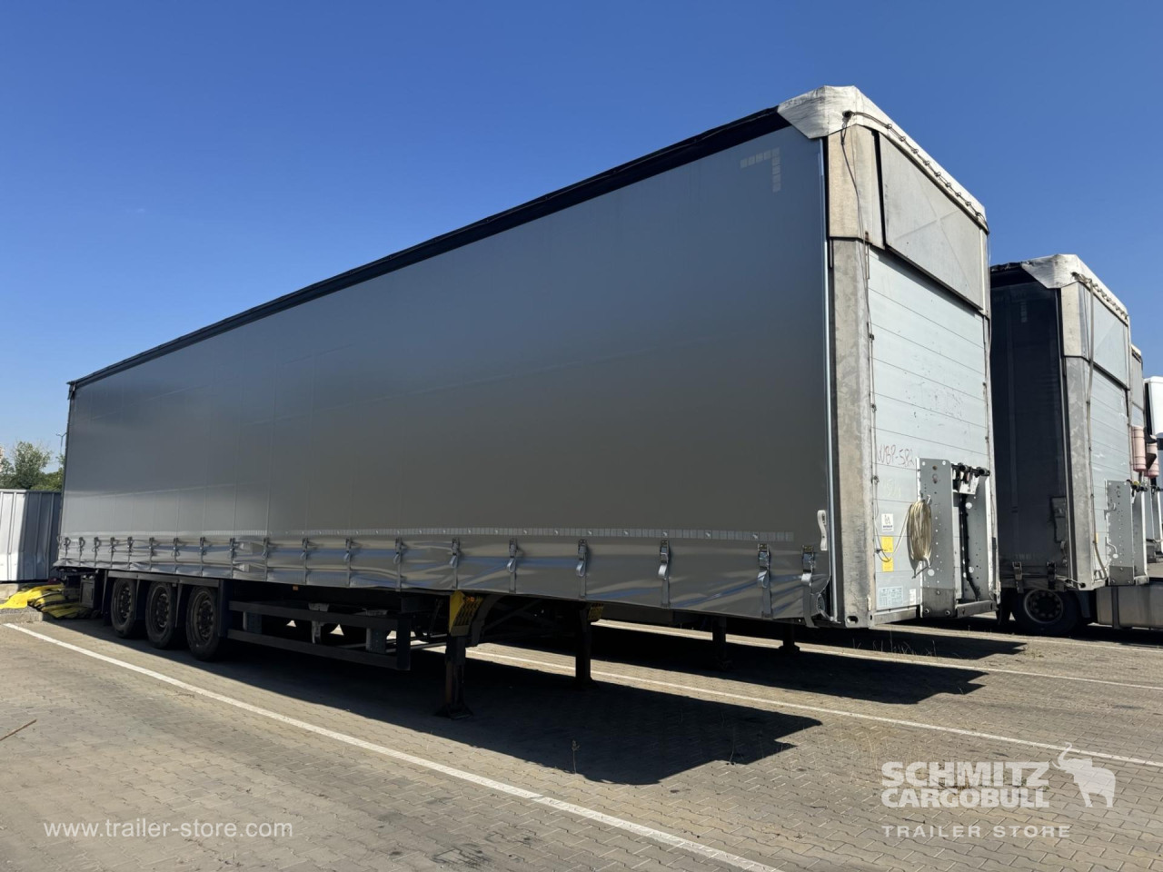 Schmitz Cargobull Curtainsider Mega 