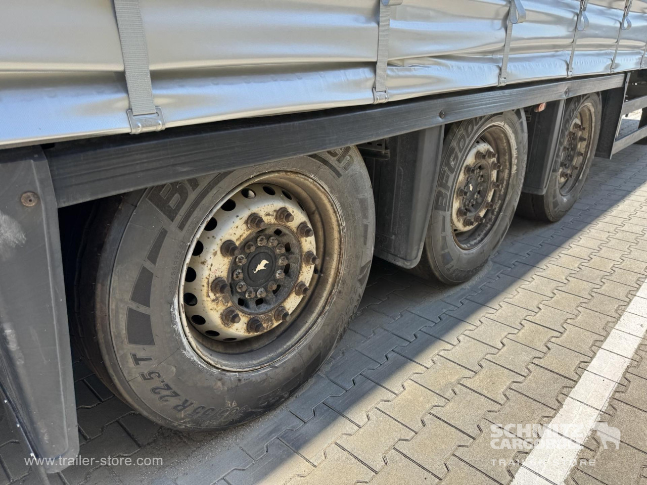 Schmitz Cargobull Curtainsider Mega 