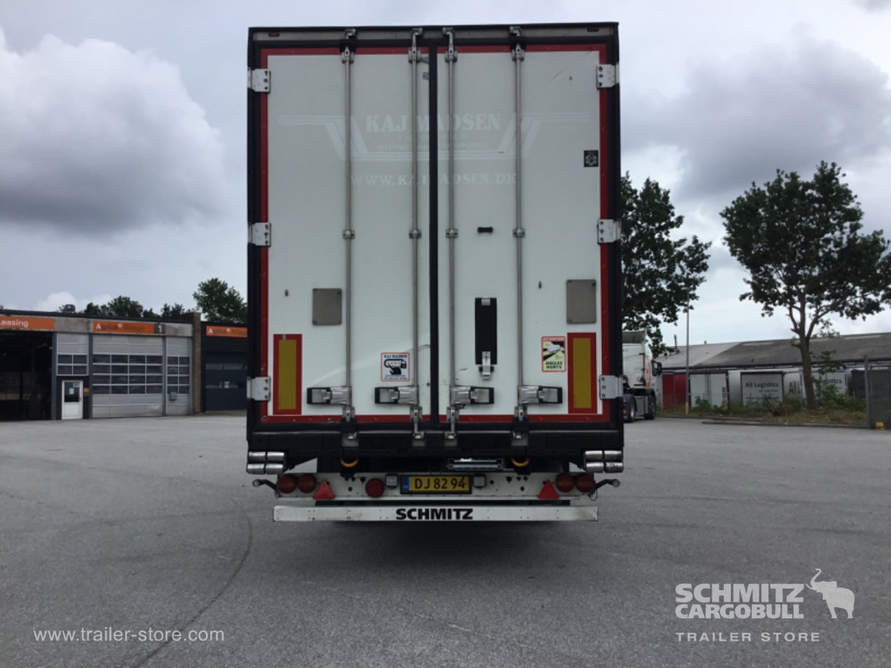 Schmitz Cargobull Reefer Meat hanging system 