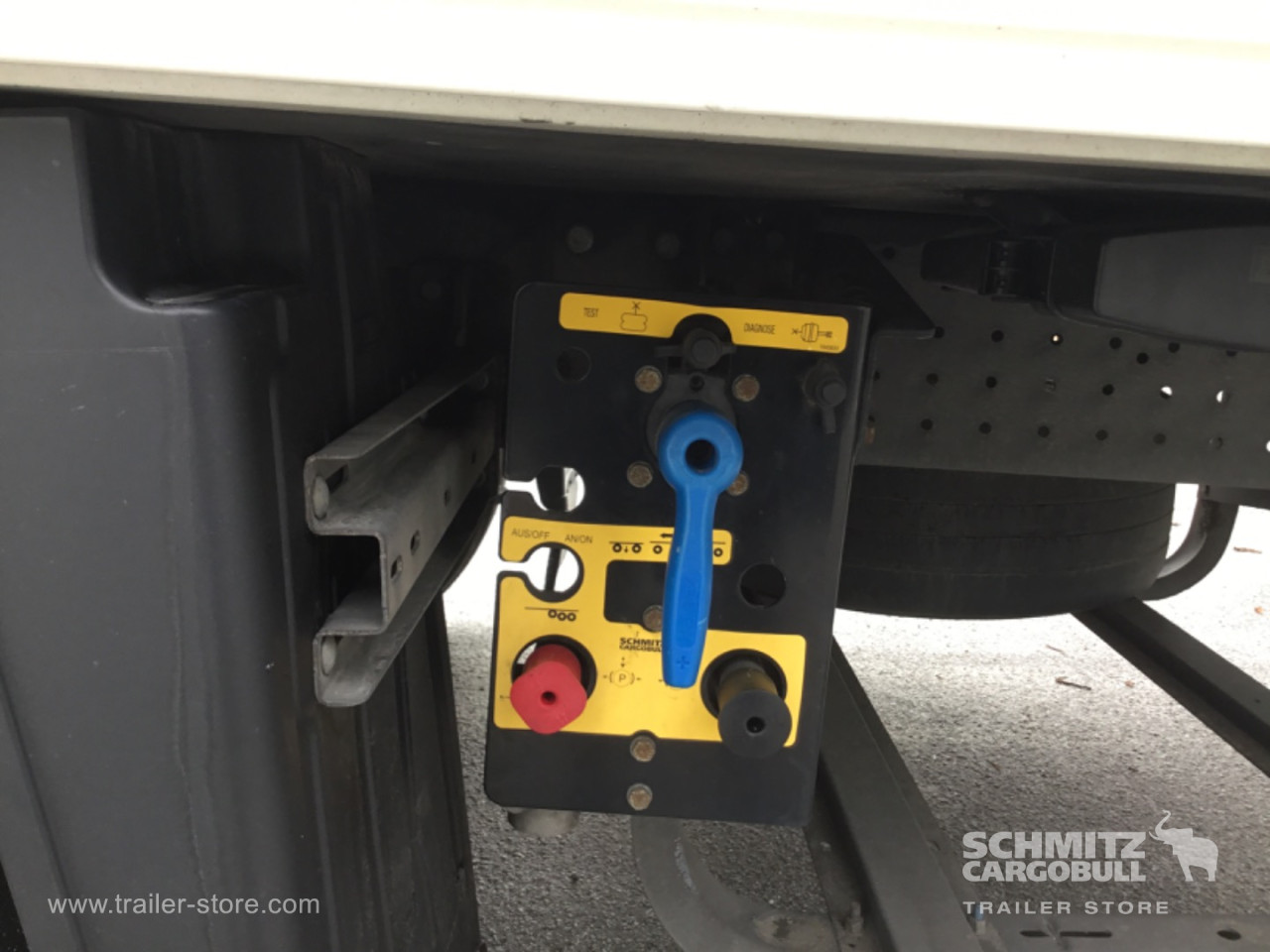 Schmitz Cargobull Reefer Meat hanging system 