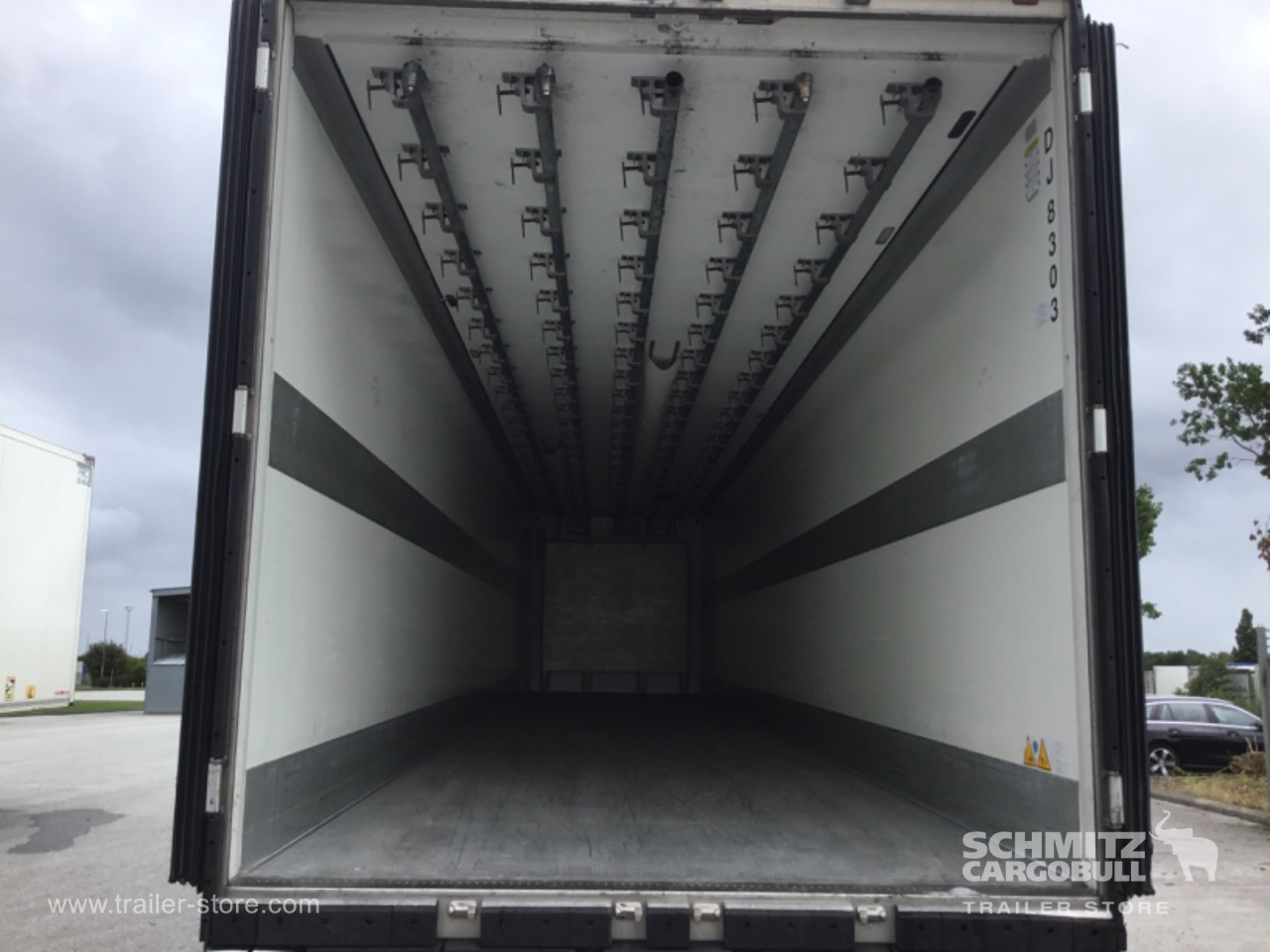 Schmitz Cargobull Reefer Meat hanging system 