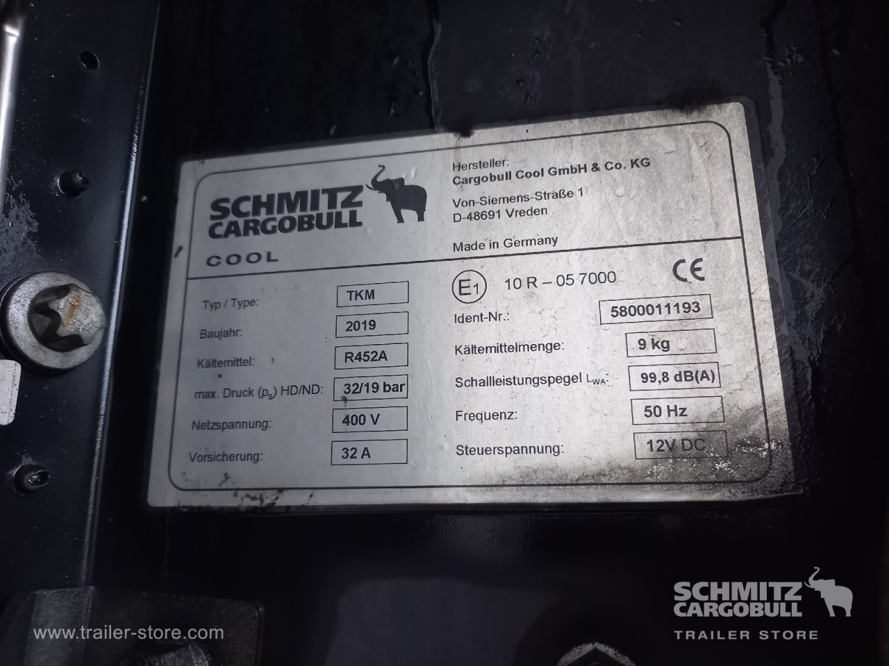 Schmitz Cargobull Tiefkühler Multitemp Doppelstock Trennwand 