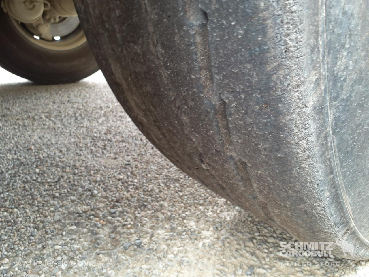 Schmitz Cargobull Semitrailer Tipper Steel half pipe body 26m³ 