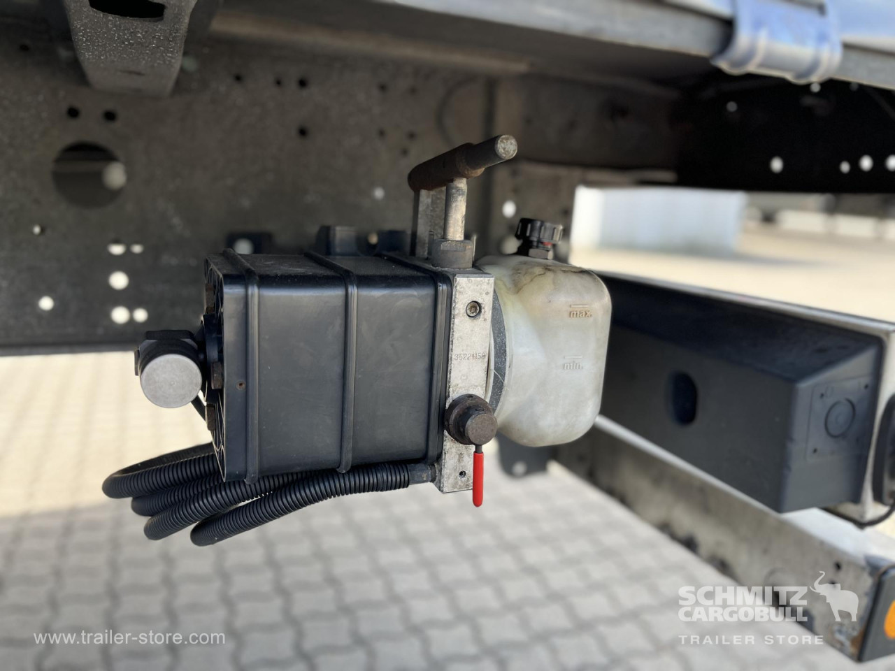 Schmitz Cargobull Curtainsider Mega Getränke 