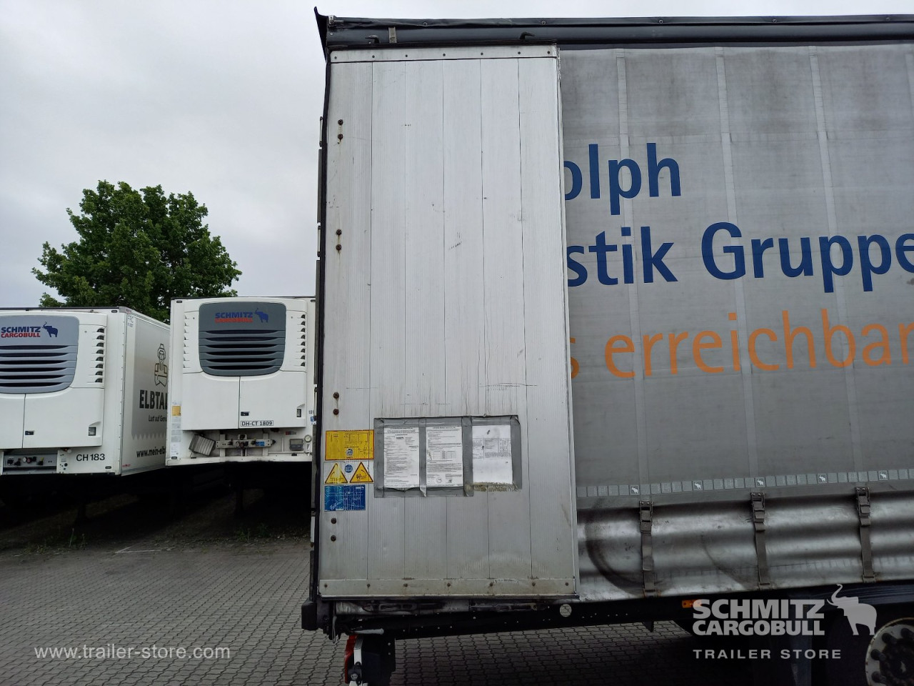 Schmitz Cargobull Curtainsider Mega Getränke 