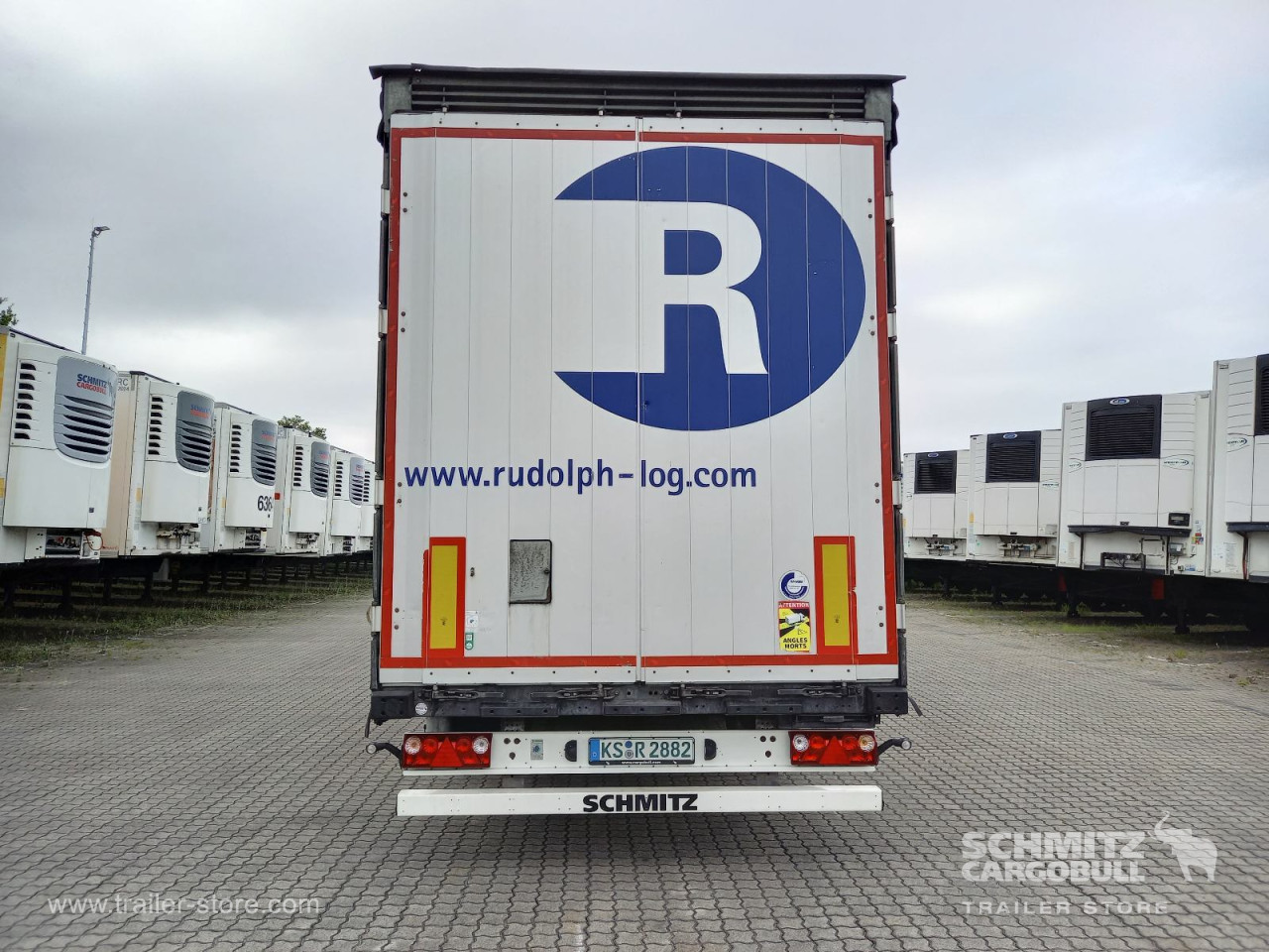 Schmitz Cargobull Curtainsider Mega Getränke 