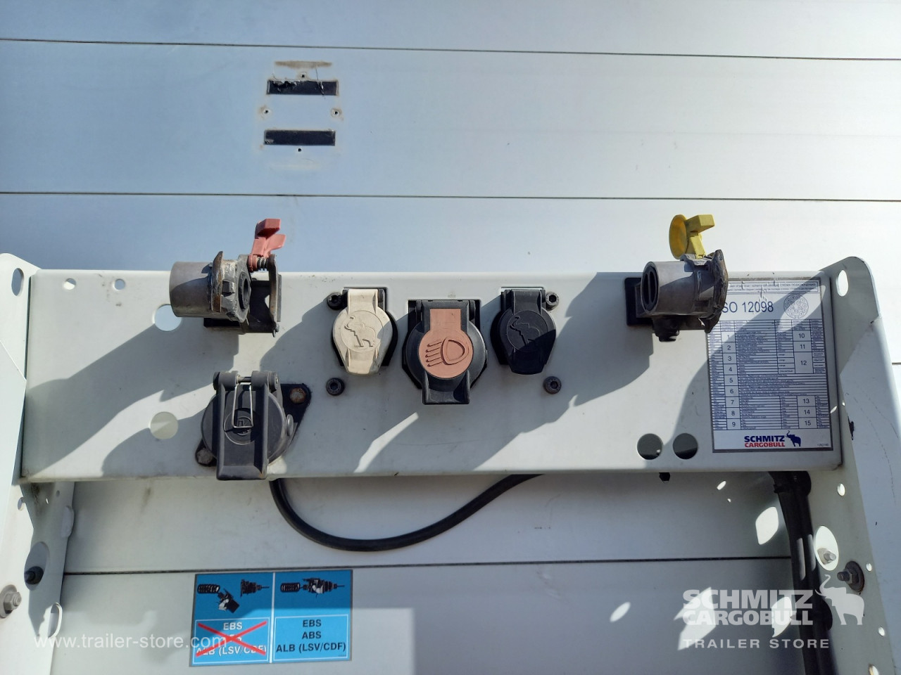 Schmitz Cargobull Curtainsider Mega Getränke 