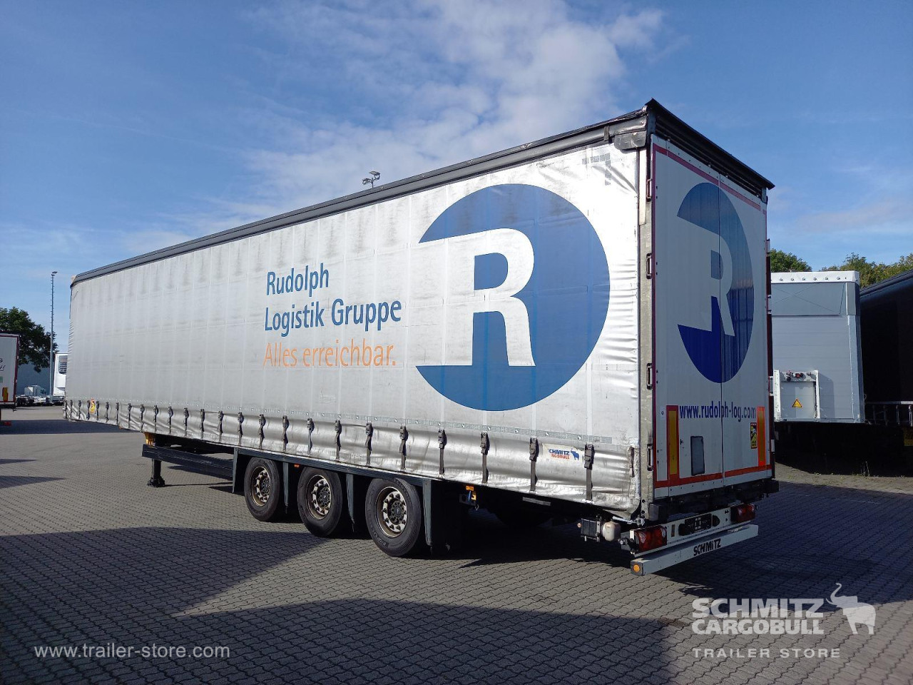 Schmitz Cargobull Curtainsider Mega Getränke 
