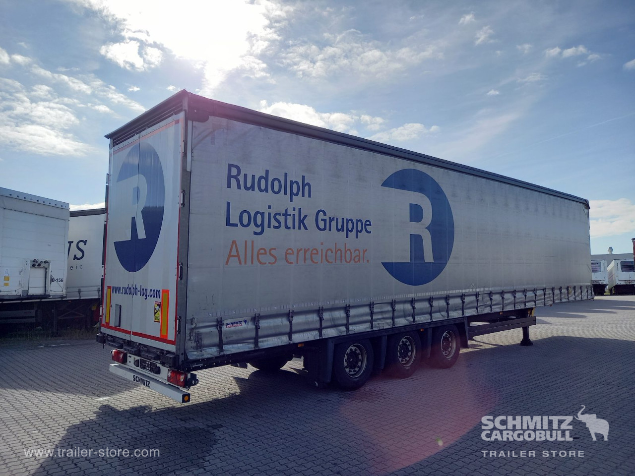 Schmitz Cargobull Curtainsider Mega Getränke 