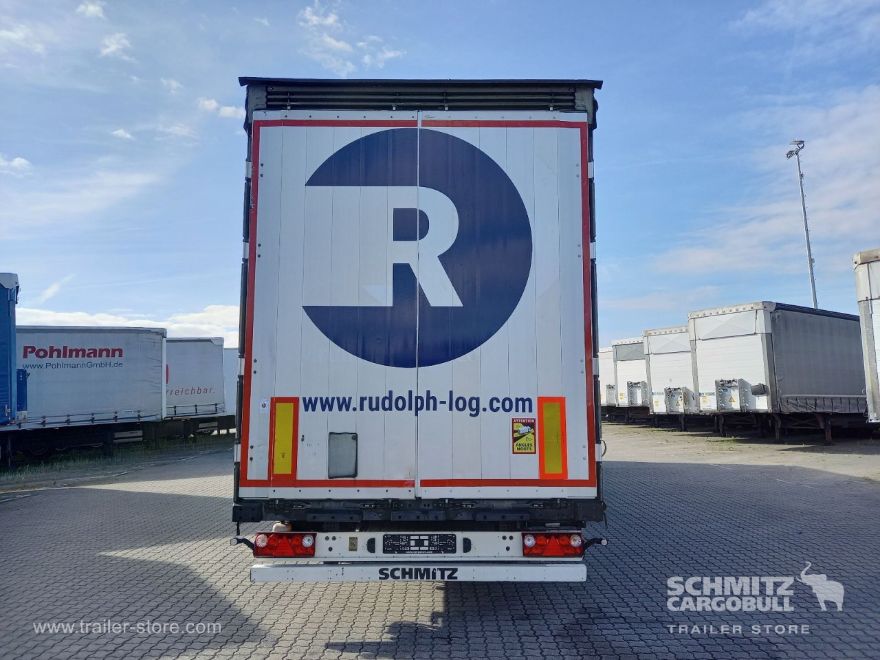 Schmitz Cargobull Curtainsider Mega Getränke 