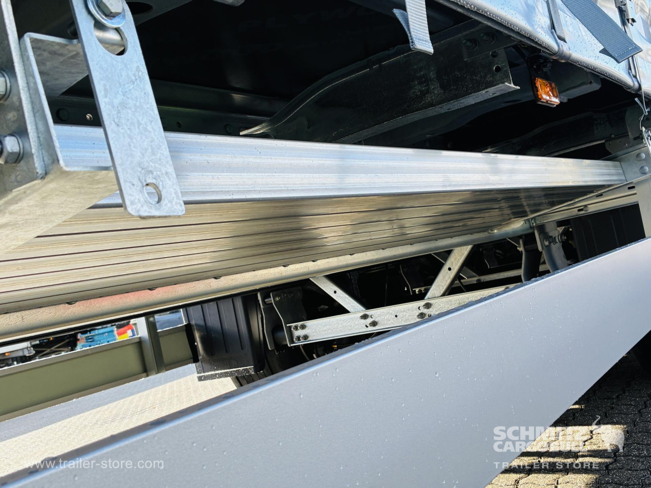 Schmitz Cargobull Curtainsider Mega 