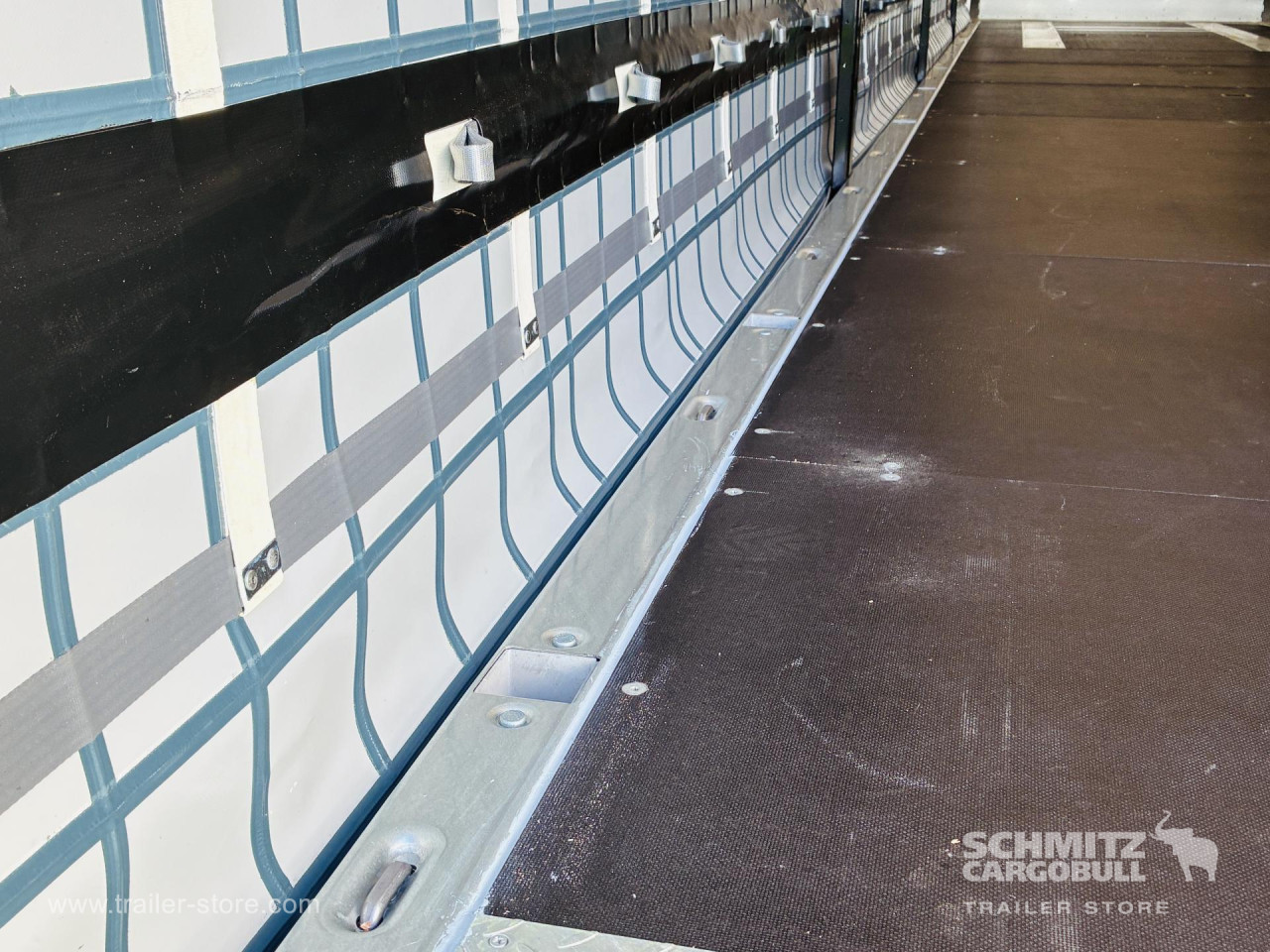 Schmitz Cargobull Curtainsider Mega 