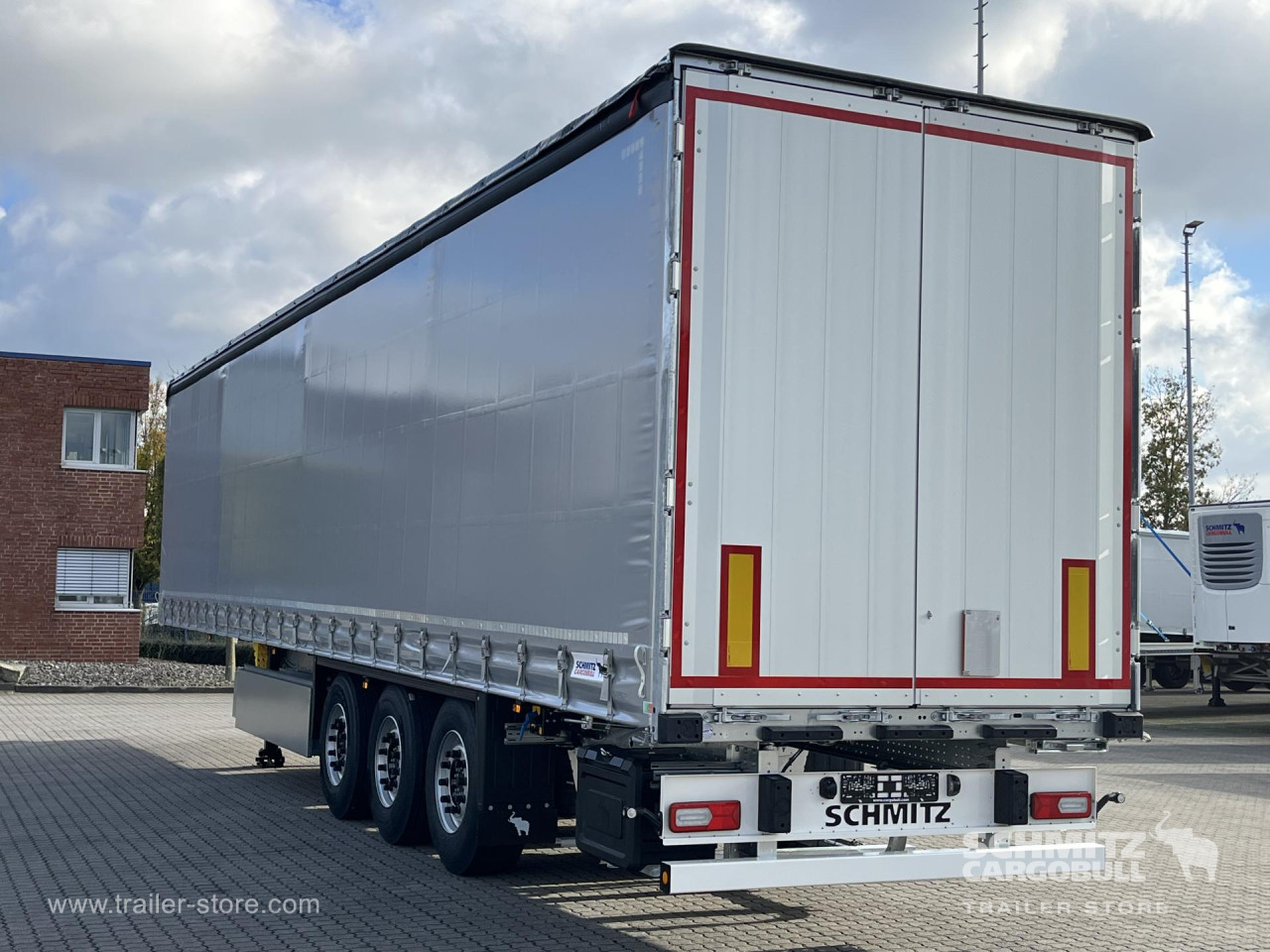 Schmitz Cargobull Curtainsider Standard Getränke 