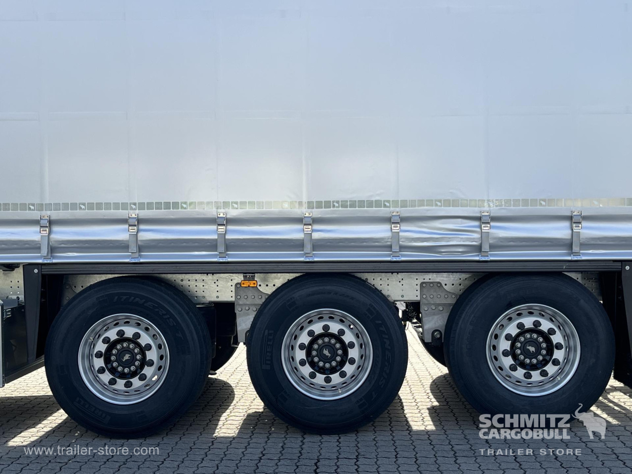 Schmitz Cargobull Curtainsider Standard Getränke 