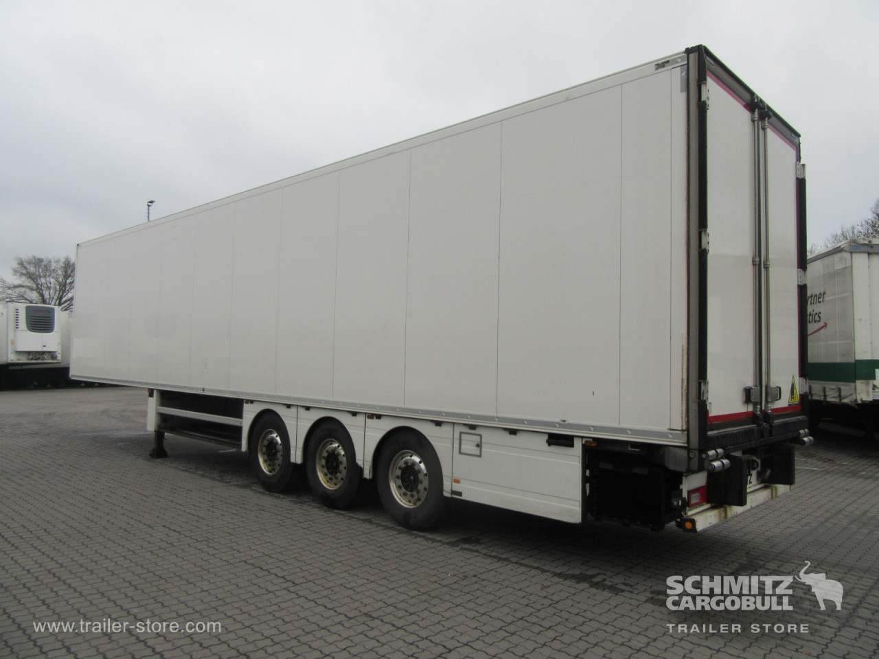 Schmitz Cargobull Tiefkühler Multitemp Doppelstock Trennwand 