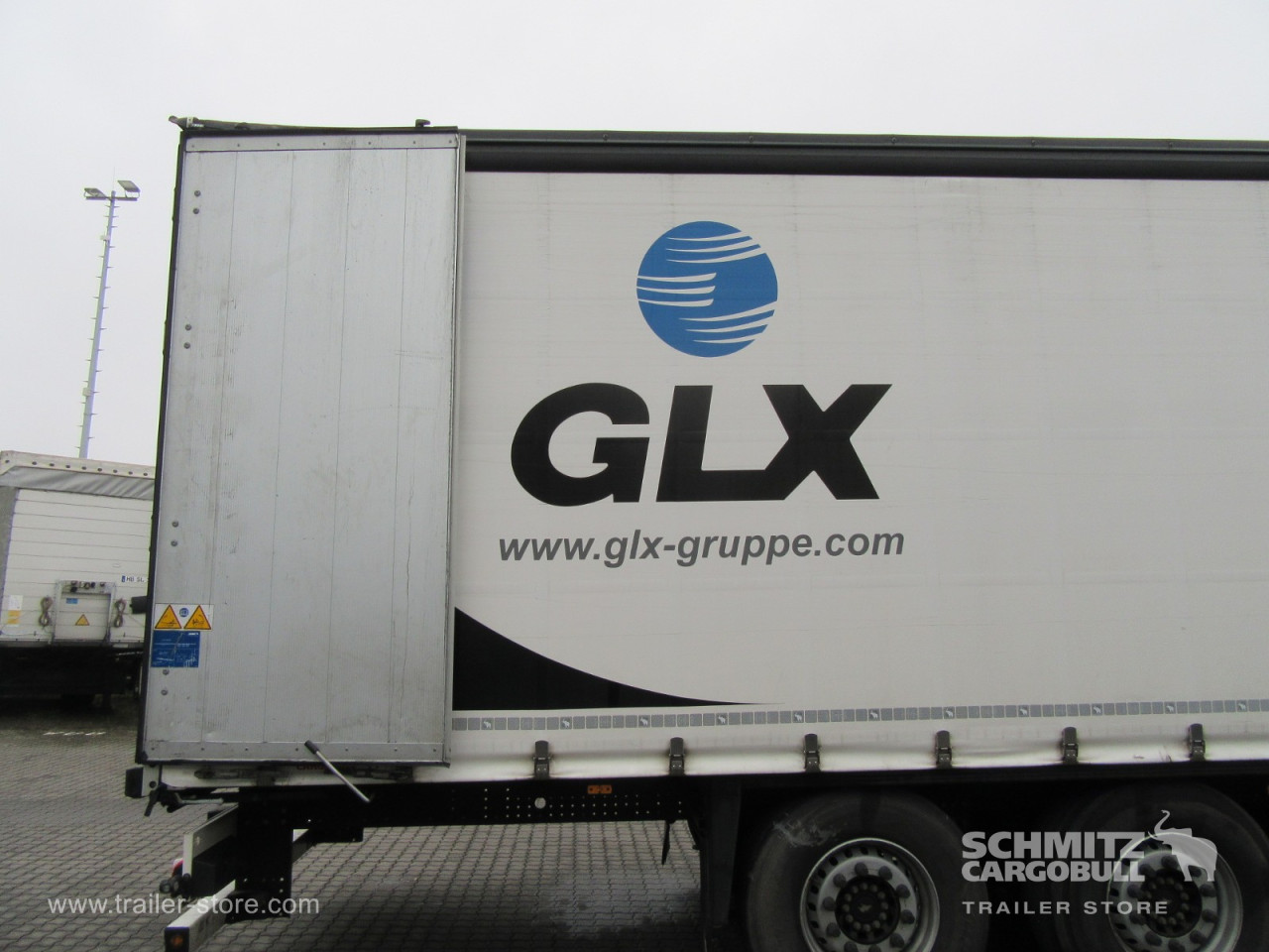 Schmitz Cargobull Curtainsider Standard Getränke 