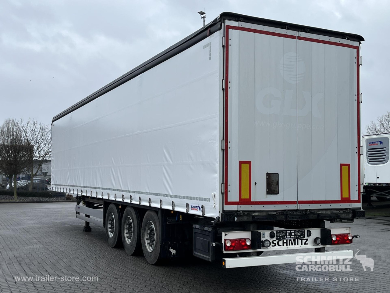 Schmitz Cargobull Curtainsider Standard Getränke 