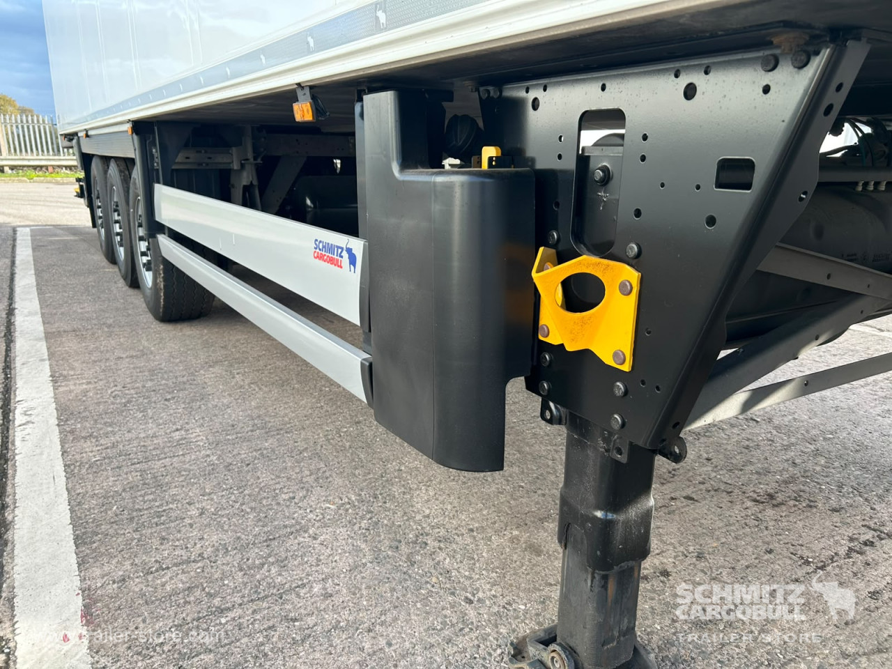 Schmitz Cargobull Reefer Multitemp Taillift 
