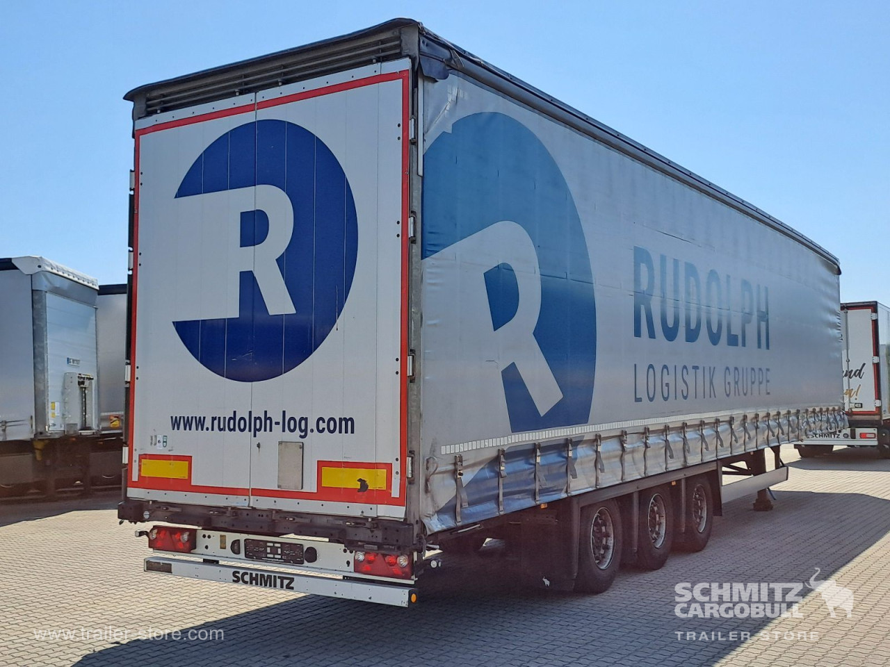 Schmitz Cargobull Curtainsider Mega Getränke 