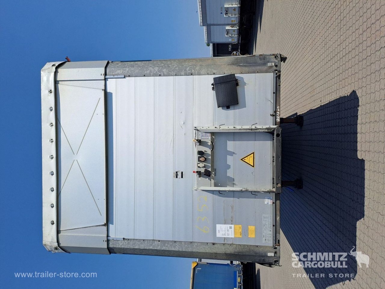 Schmitz Cargobull Curtainsider Mega Getränke 