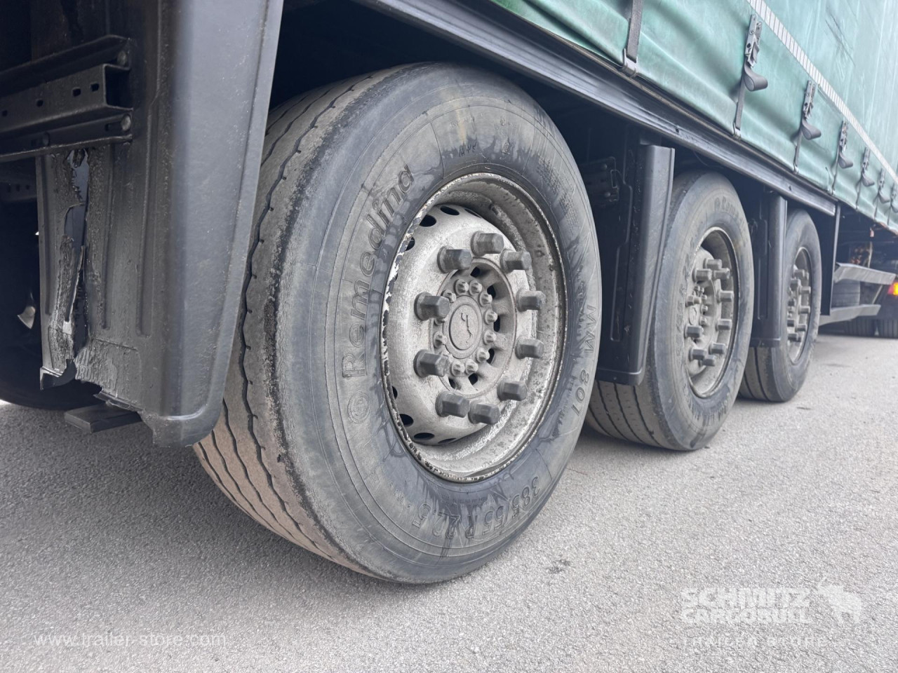 Schmitz Cargobull Curtainsider Mega 