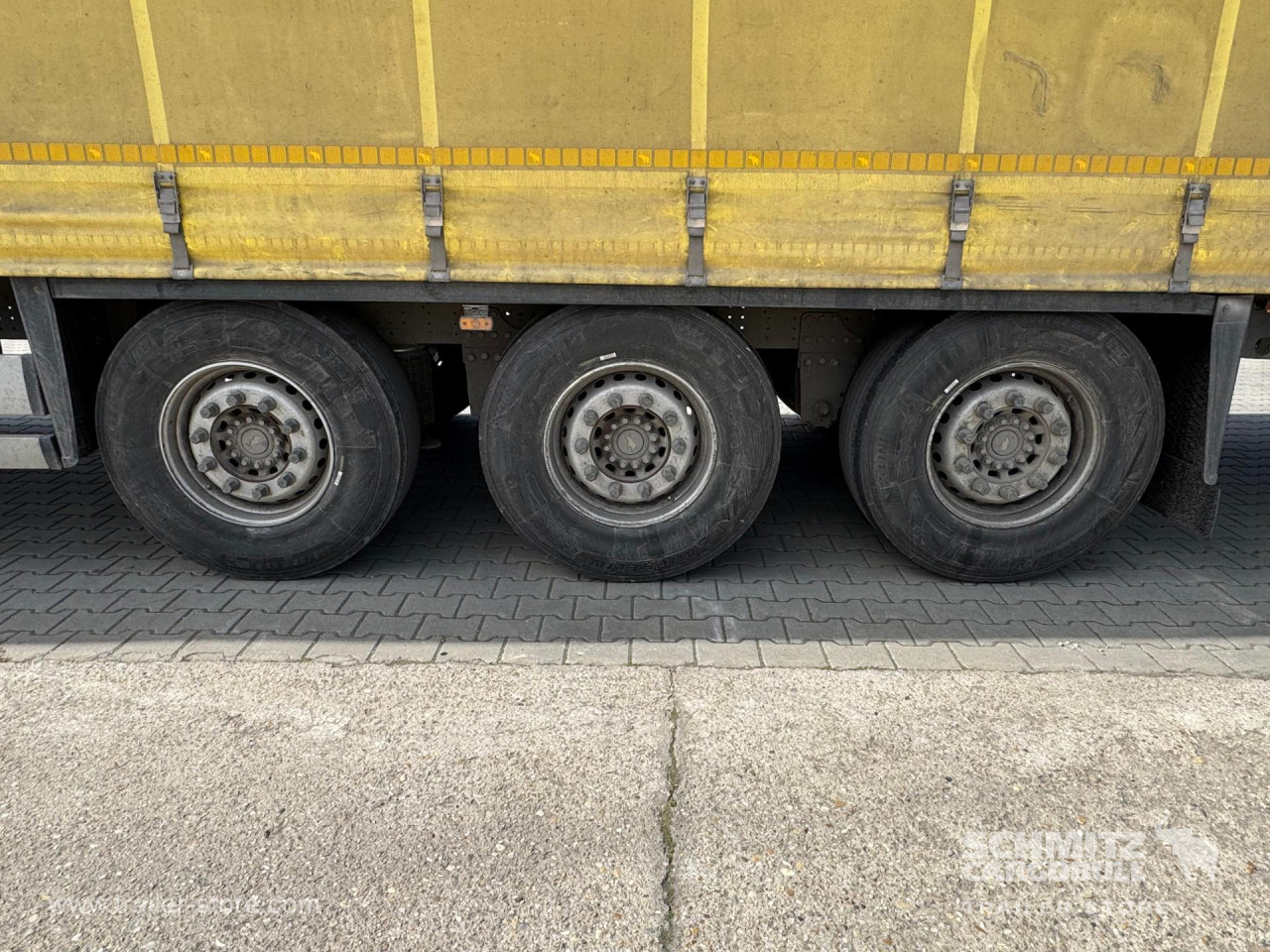 Schmitz Cargobull Curtainsider Standard 