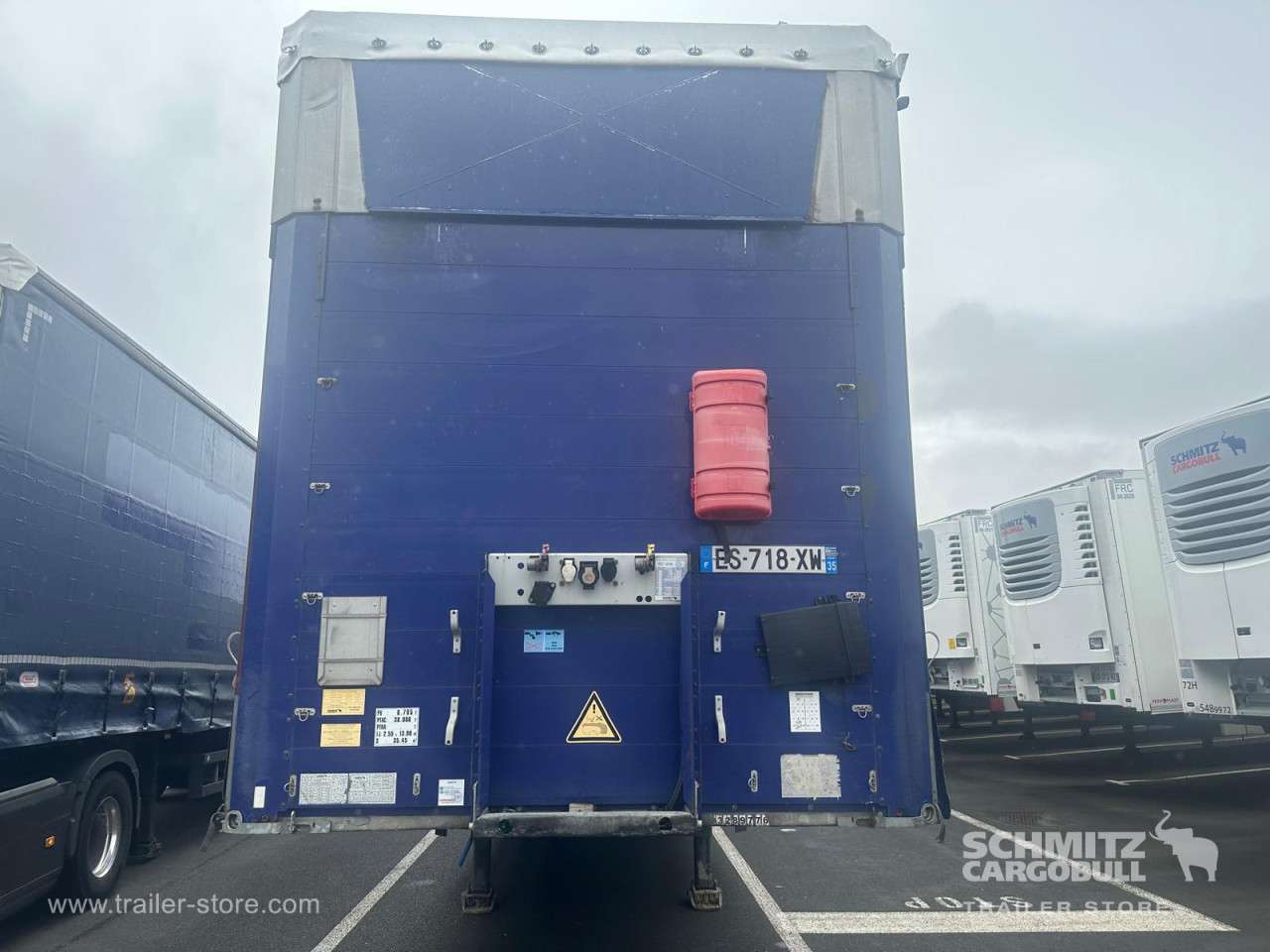 Schmitz Cargobull Semitrailer Curtainsider Mega 