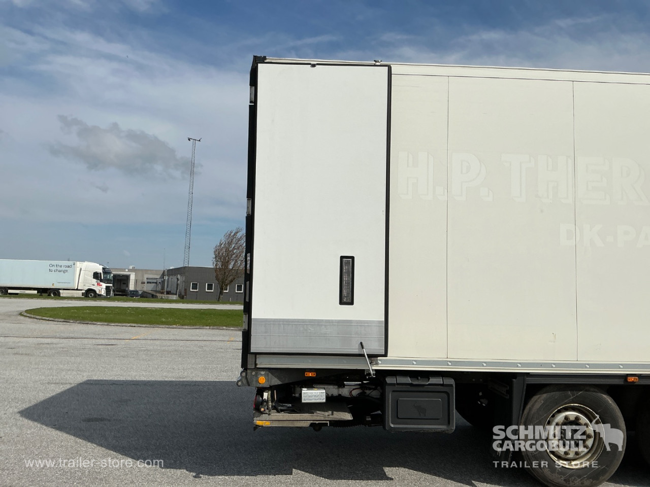 Schmitz Cargobull Auflieger Tiefkühlkoffer Multitemp Double deck Taillift 