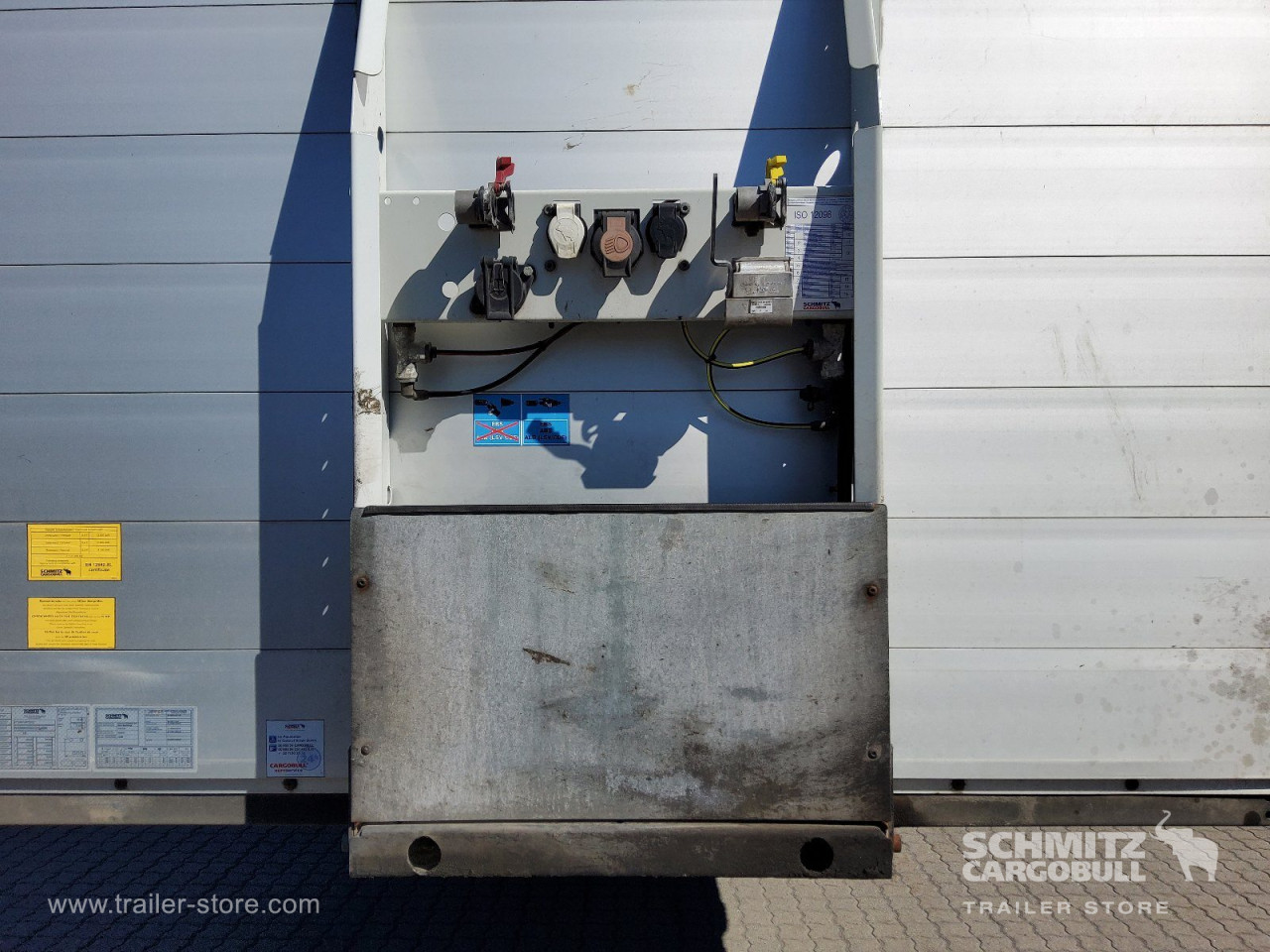 Schmitz Cargobull Curtainsider Mega Getränke 