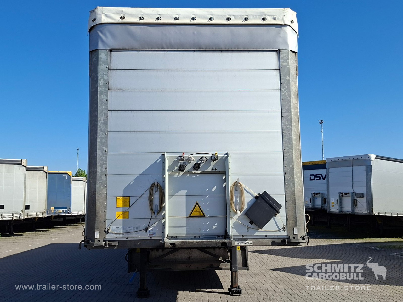 Schmitz Cargobull Curtainsider Standard Getränke 