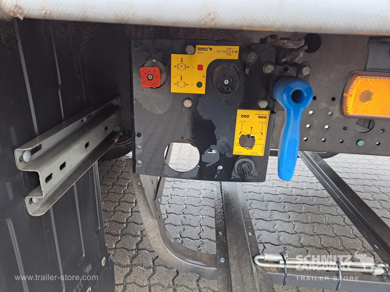 Schmitz Cargobull Curtainsider Standard Getränke 